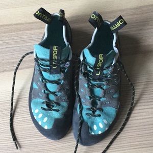 La Sportiva Tarantulace climbing shoes